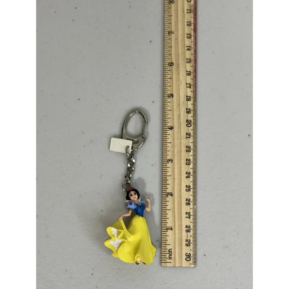 2002 VTG Disney Snow White Figural Clip Keychain Basic Fun Inc.